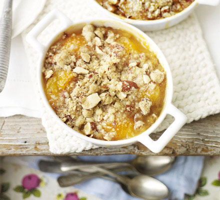 Apricot & almond crumble