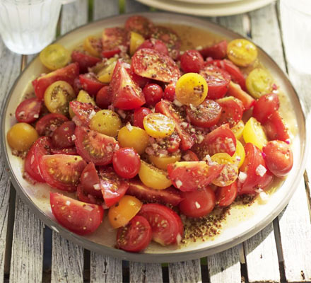 Tomato & onion salad