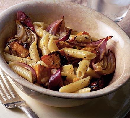 Roasted squash & red onion pasta