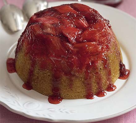 Sticky rhubarb & strawberry sponge pudding