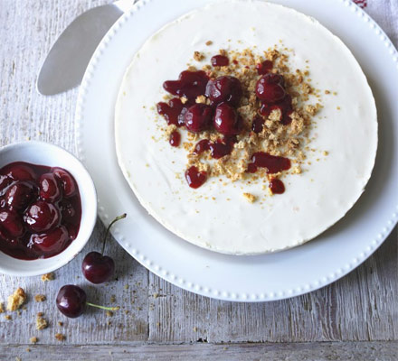 Low-fat cherry cheesecake