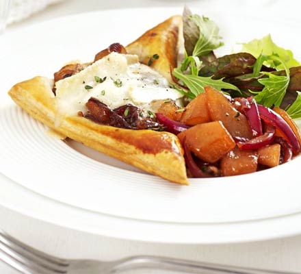 Melting goat’s cheese & chutney tarts