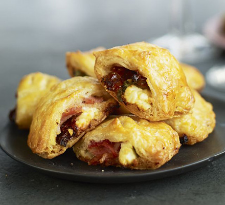 Bacon, sundried tomato & feta rolls