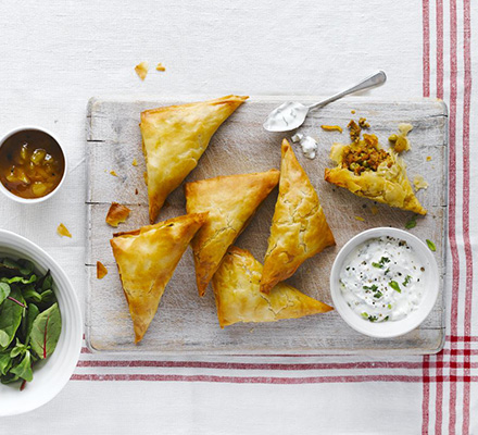 Lamb tikka samosas