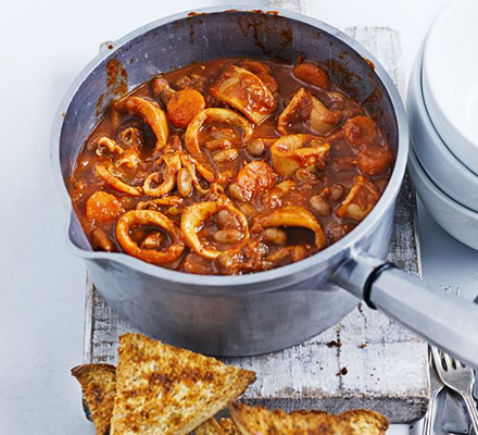 Squid & pinto bean stew with garlic toasts