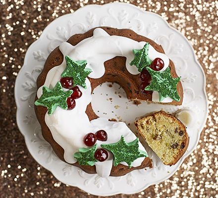 Stollen wreath cake