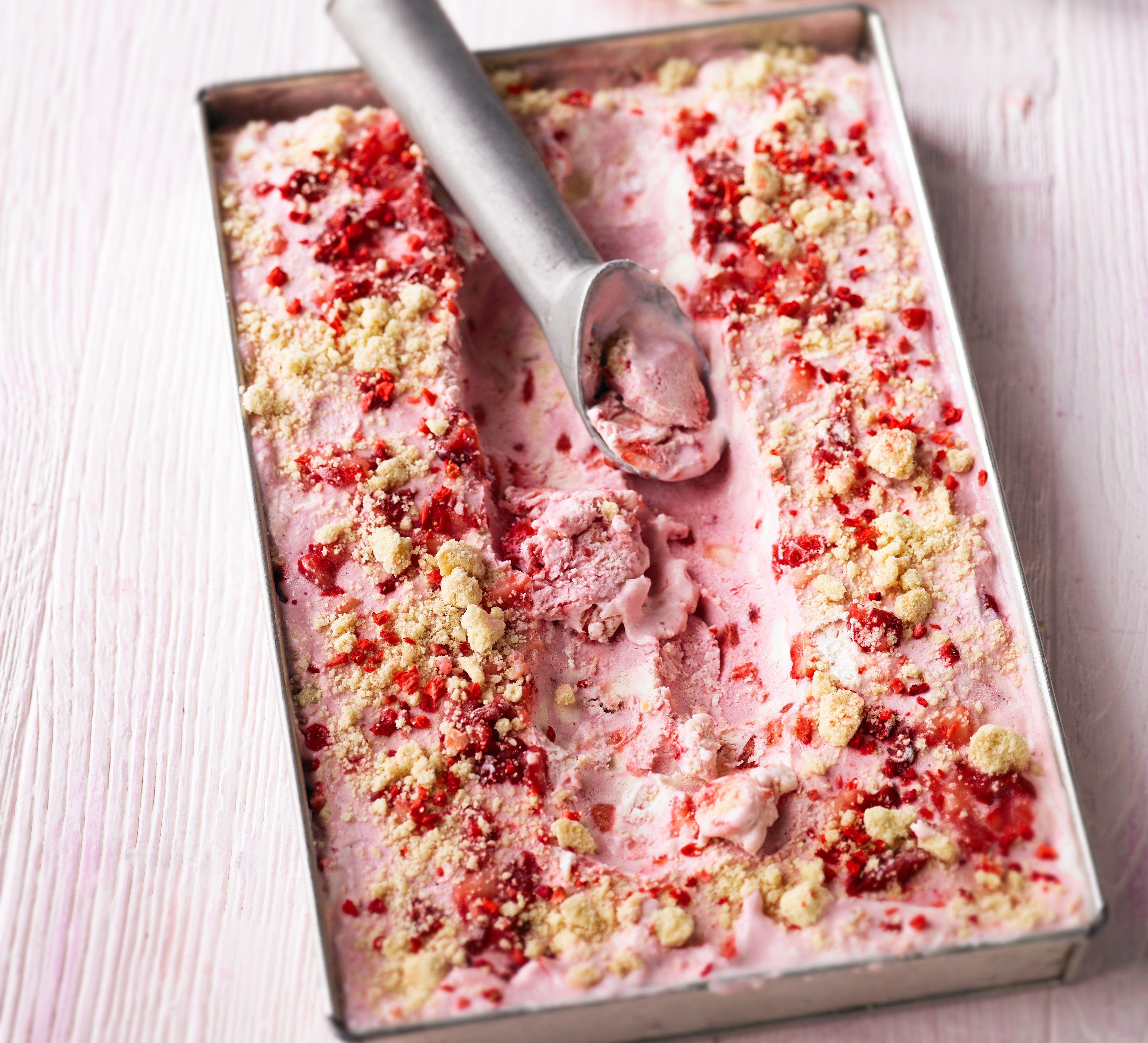 Strawberry shortbread frozen yogurt