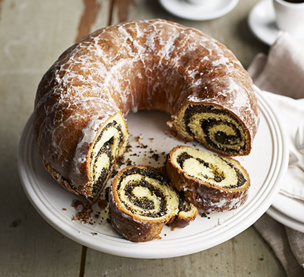 Vanilla & poppy seed swirl cake