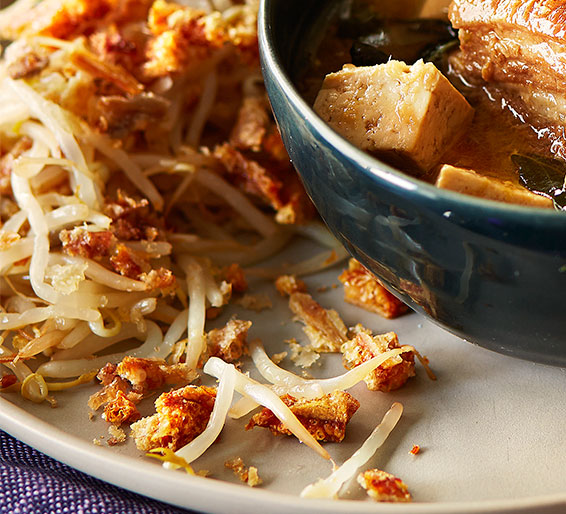 Warm salad of beansprouts with pork crackling