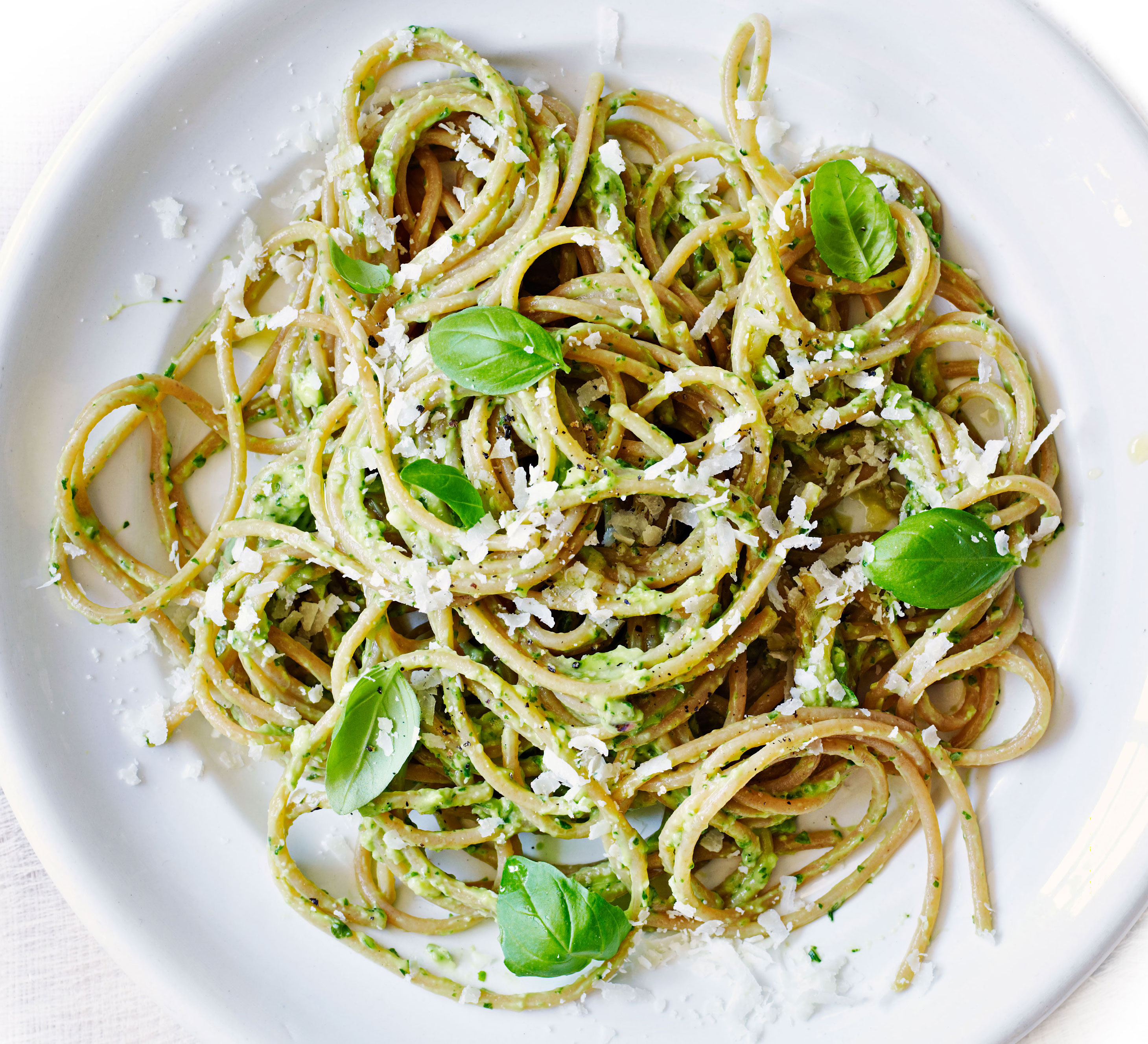 Wholewheat spaghetti & avocado sauce