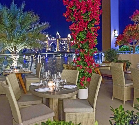 Review: AIZA, The Pointe