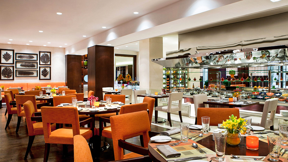 Makan, Mӧvenpick Grand Al Bustan Dubai