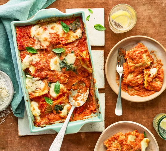 Creamy ravioli, tomato & mascarpone bake