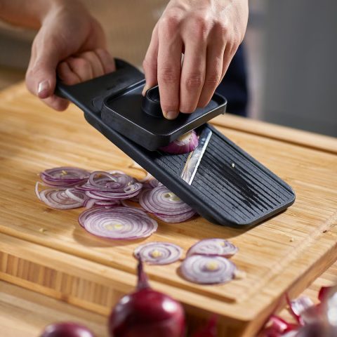 Best kitchen gadgets for preparing vegetables and fruits
